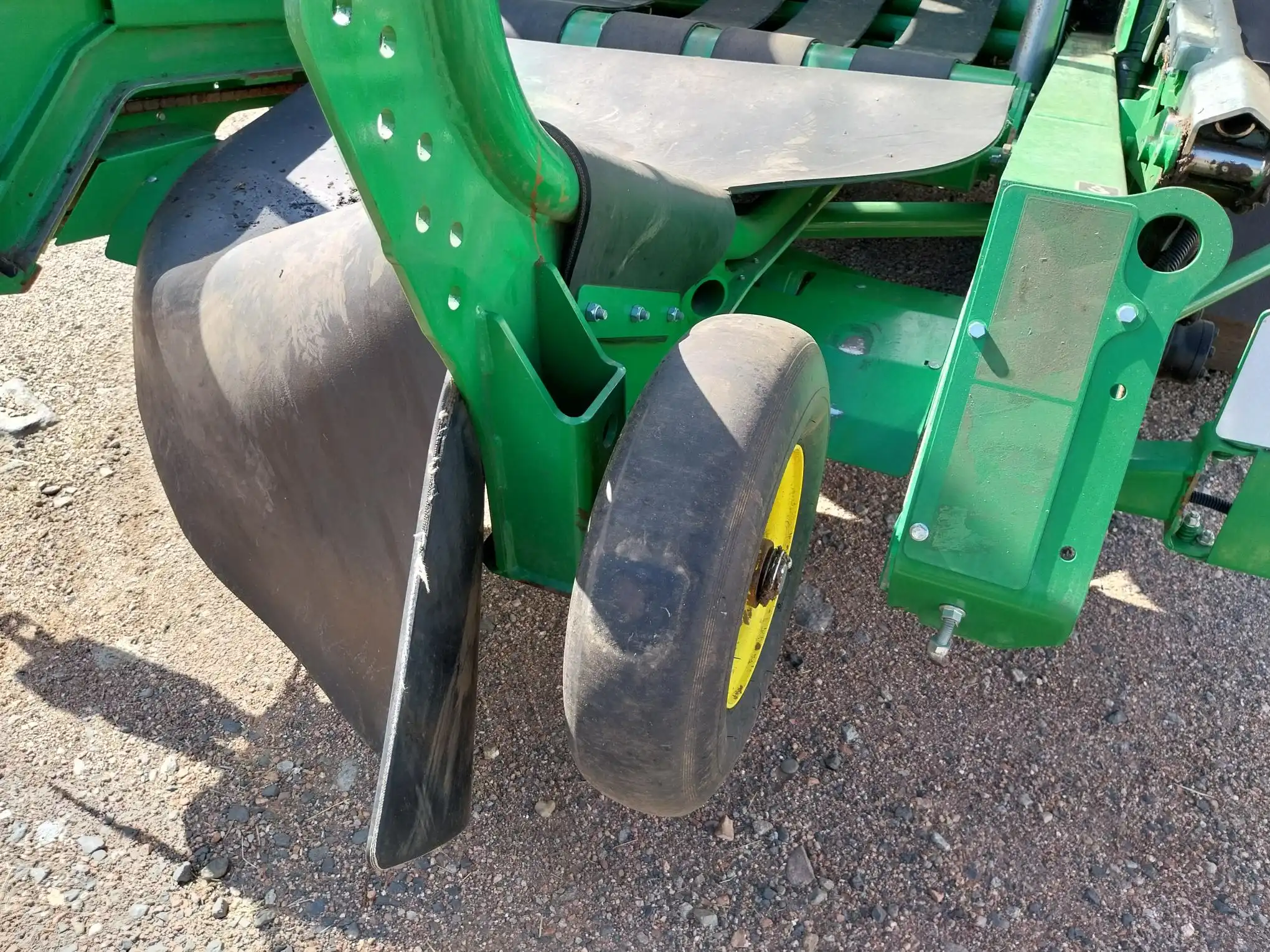 Image JOHN DEERE PRESSE ENRUBANNEUSE JD C441R