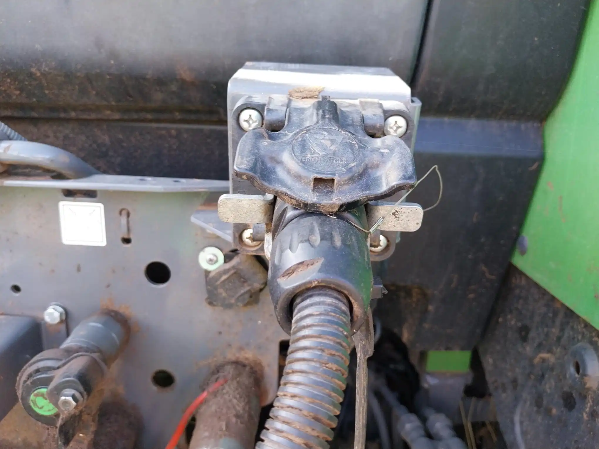 Image JOHN DEERE PRESSE ENRUBANNEUSE JD C441R