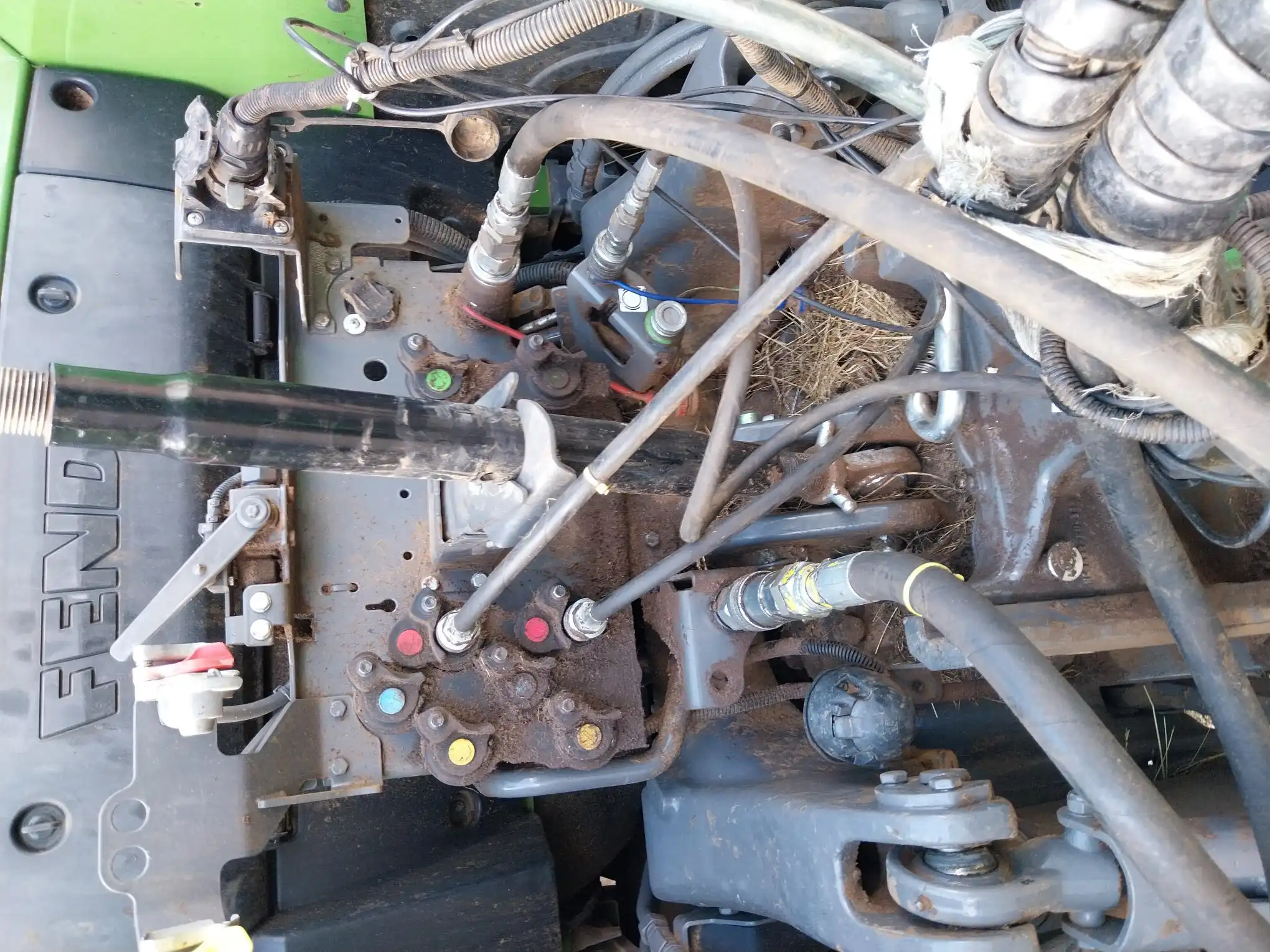 Image JOHN DEERE PRESSE ENRUBANNEUSE JD C441R