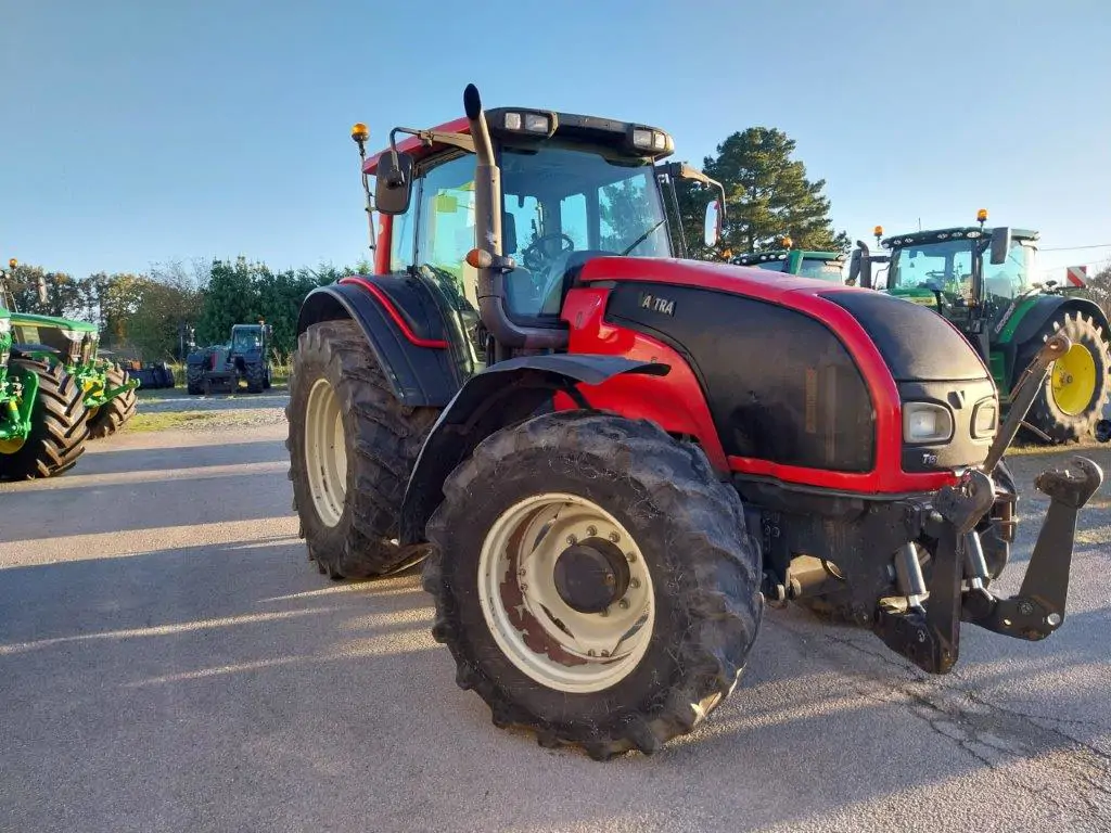 Photo VALTRA VALMET TRACTEUR VALTRA T151E OCC