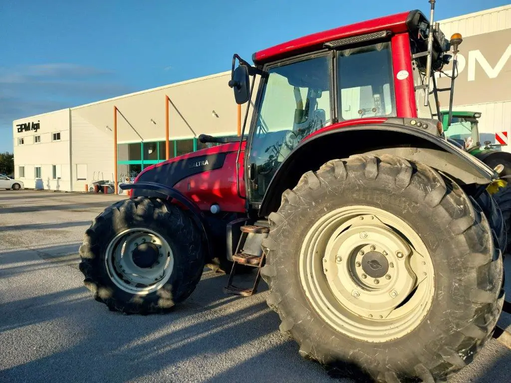 Image VALTRA VALMET TRACTEUR VALTRA T151E OCC