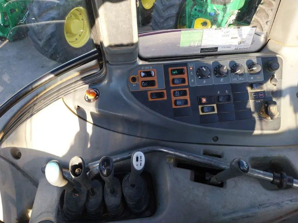 Image VALTRA VALMET TRACTEUR VALTRA T151E OCC