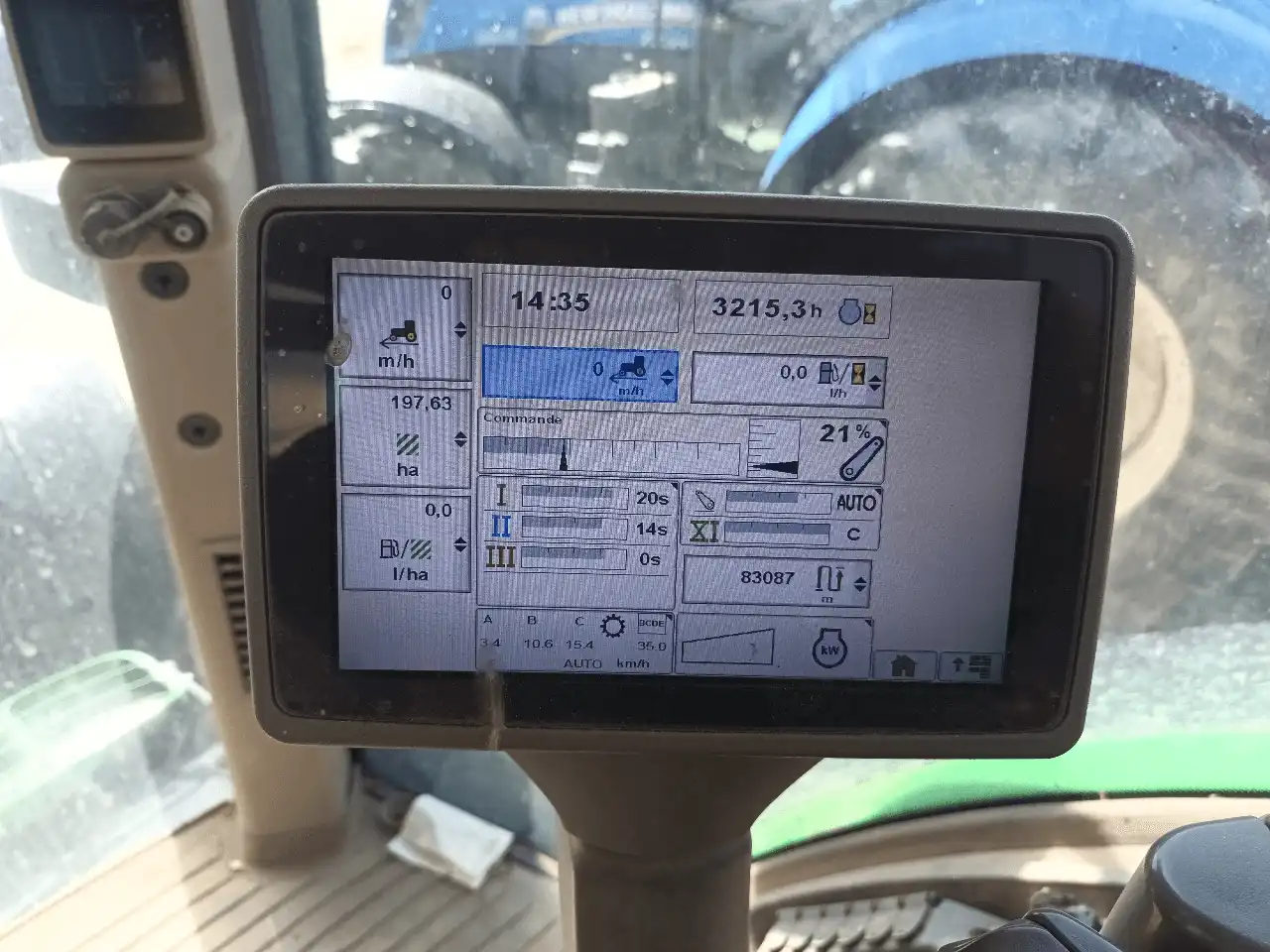 Image JOHN DEERE TRACTEUR JOHN DEERE 7215R