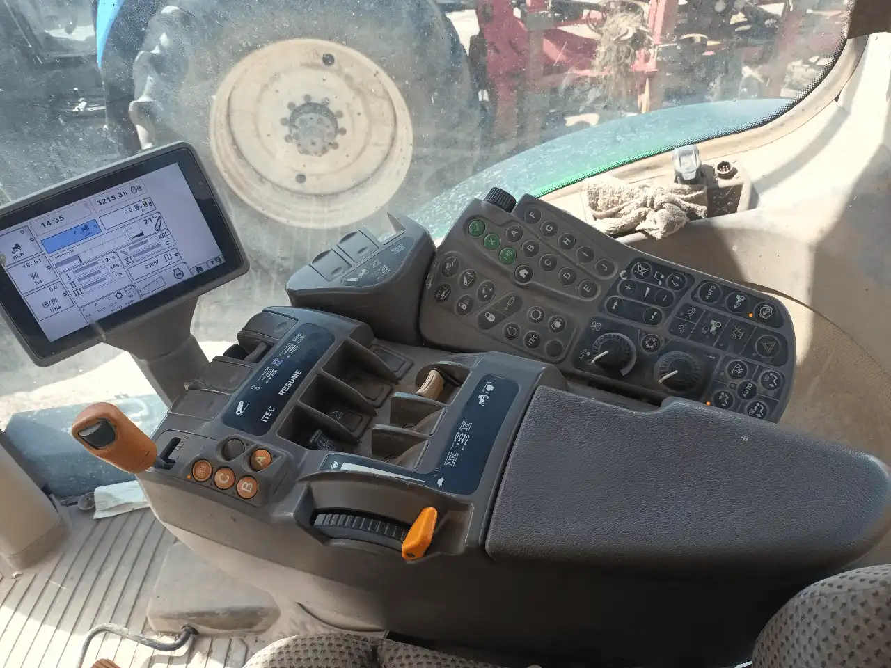 Image JOHN DEERE TRACTEUR JOHN DEERE 7215R