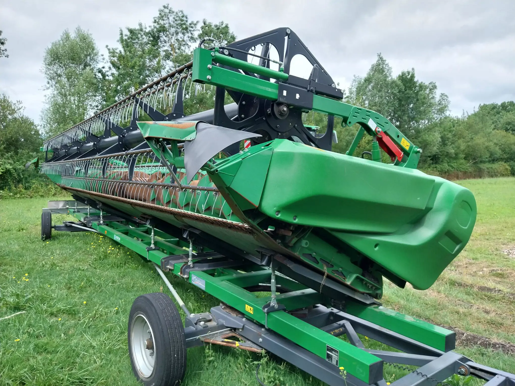 Image JOHN DEERE CHARIOT DE COUPE ET COUPE 730X