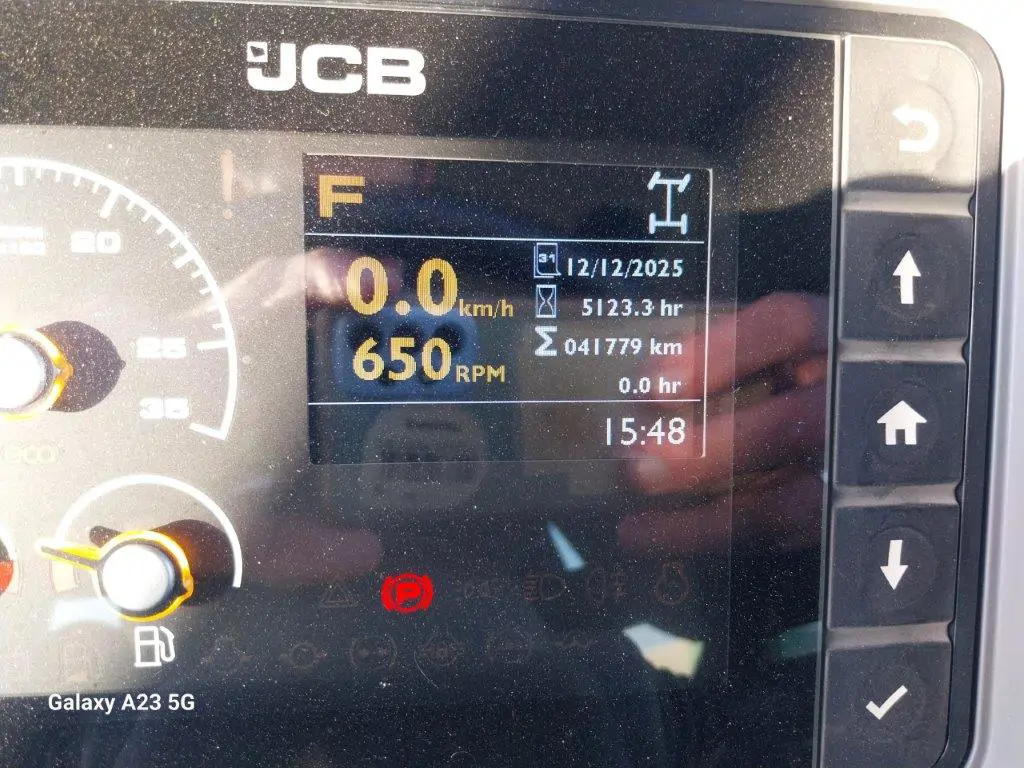 Image JCB TRACTEUR FASTRAC 4220