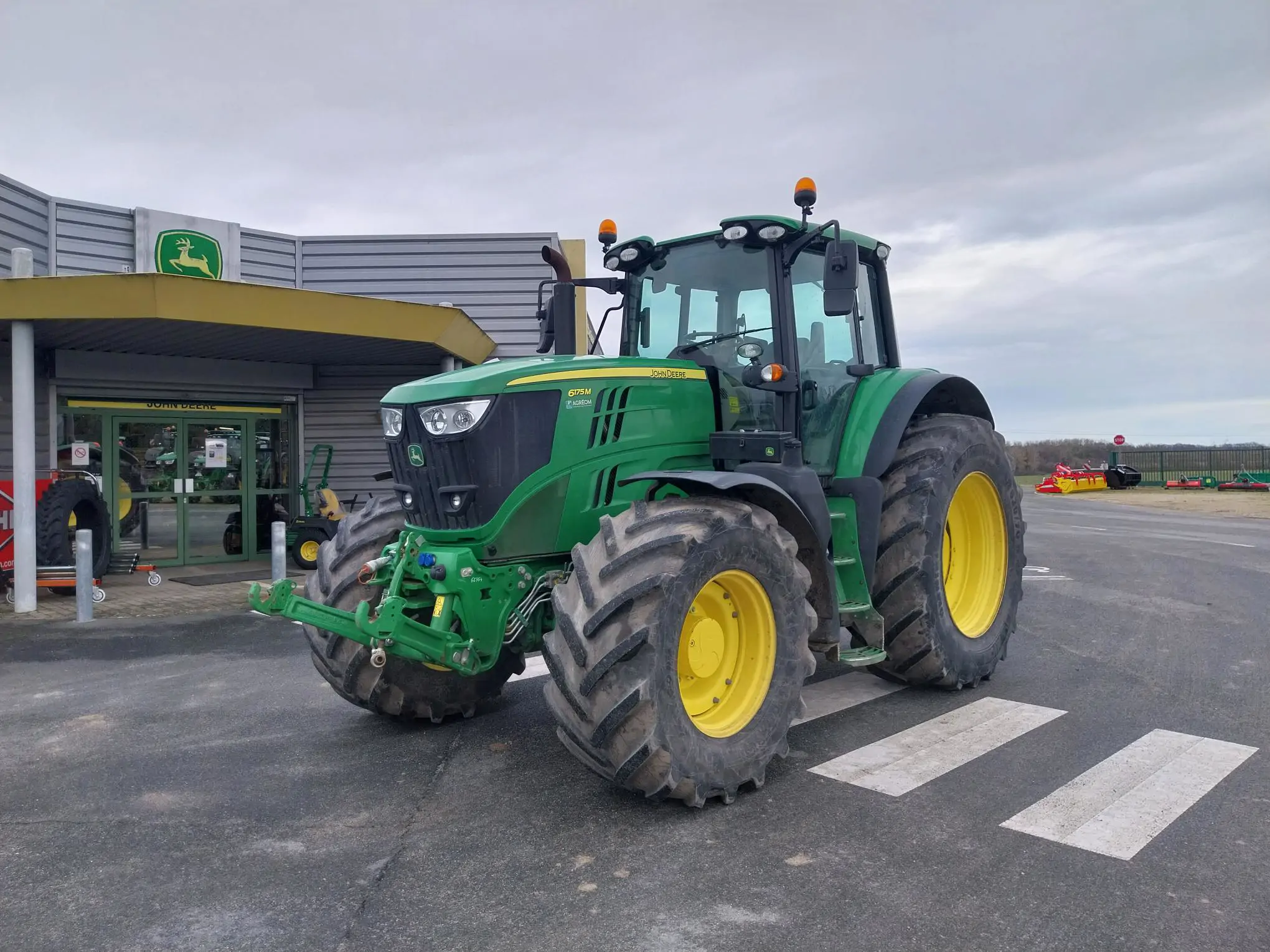 Photo JOHN DEERE TRACTEUR JOHN DEERE 6175M