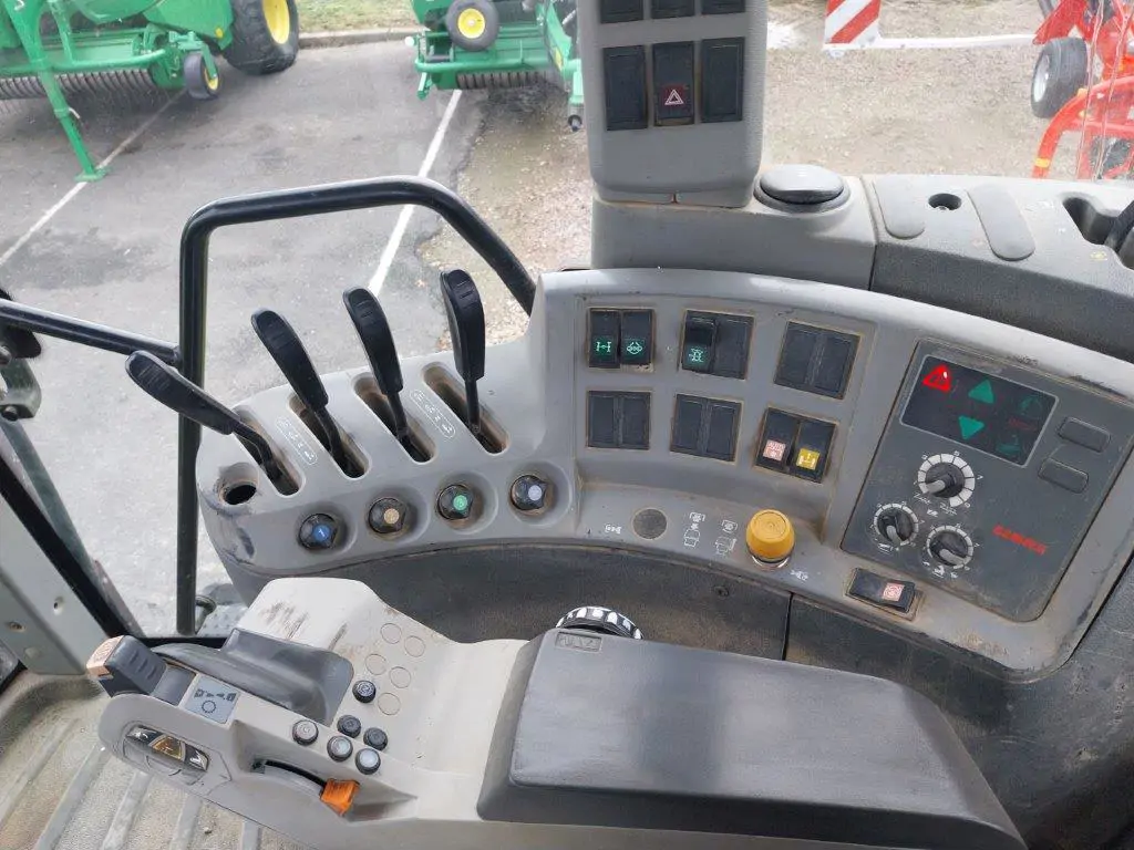 Image CLAAS TRACTEUR CLAAS ARION 810 OCC