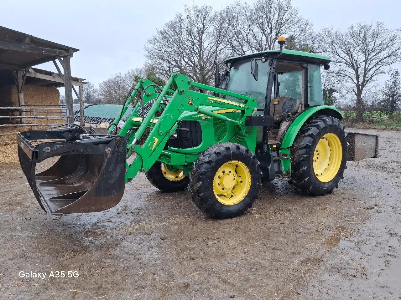 Image JOHN DEERE TRACTEUR JOHN DEERE 5070M